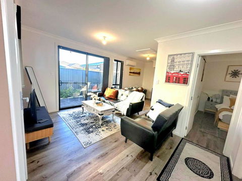 Entire 2br, Hideaway - Accommodation Broome 0