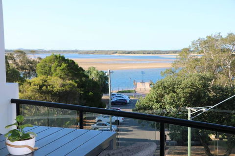 Family Friendly 3 Bedroom - River Views - Short Walk To The Beach - Accommodation Broome 1