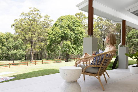 Family Getaway Poolside Fun & Wildlife Spotting - Accommodation Broome 0