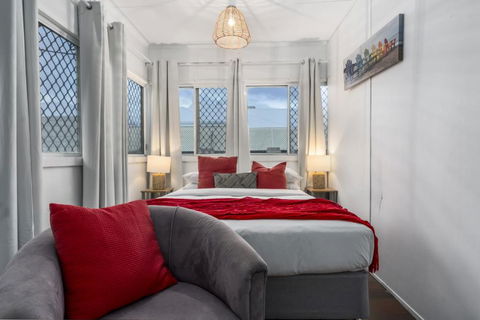 Family Fun Your Beach And Fishing Delight - Accommodation Broome 1
