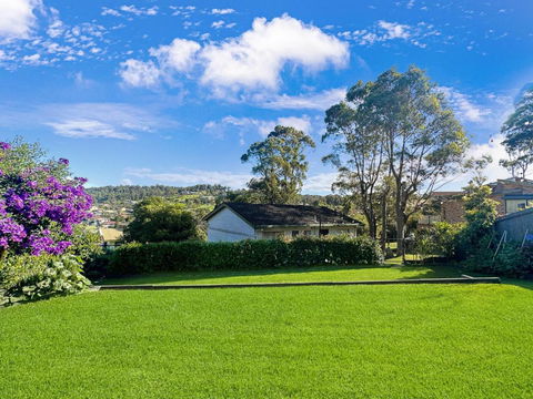 Fab 3-Bed Stay With Great Outdoors & Water Views - Accommodation Broome 0