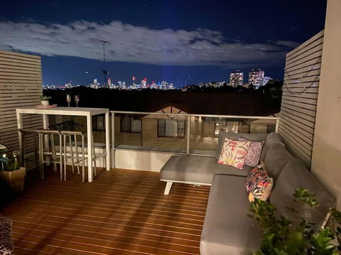 Fab Penthouse Near Bondi / Bronte, Shops & Bars - Accommodation Broome 4