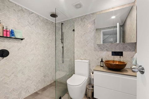 Fab Penthouse Near Bondi / Bronte, Shops & Bars - Accommodation Broome 3