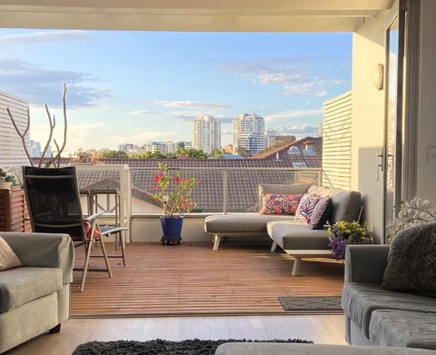 Fab Penthouse Near Bondi / Bronte, Shops & Bars - Accommodation Broome 0