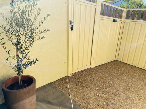 Family Favourite, Spacious 2 Bedroom Unit - Accommodation Broome 4