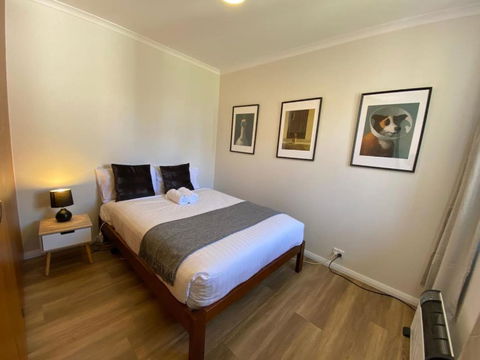Family Friendly 4BR Townhouse Near Mt. Stromlo - Accommodation Broome 4