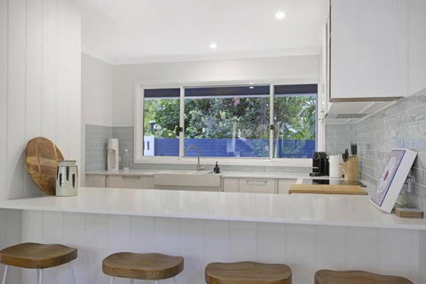 Family Friendly Beach House - 5mins Walk To The Beach - Accommodation Broome 4