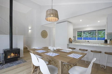 Family Friendly Beach House - 5mins Walk To The Beach - Accommodation Broome 0