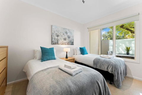 Family Friendly CBD 3BR Apt Hurtle Square - Accommodation Broome 2