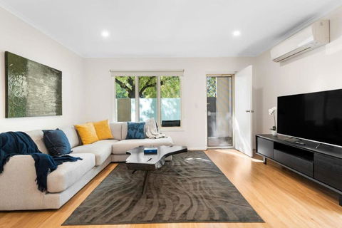 Family Friendly CBD 3BR Apt Hurtle Square - Accommodation Broome 0