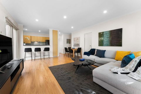 Family Friendly CBD 3BR Apt Hurtle Square - Accommodation Broome 3