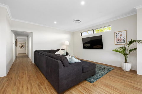 Family Friendly Close 2 Airport, Optus, Crown & City - Accommodation Broome 2