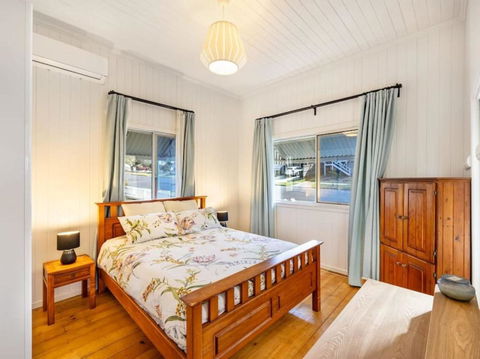 Family Friendly Cozy 4BR House At Annerley - Accommodation Broome 3