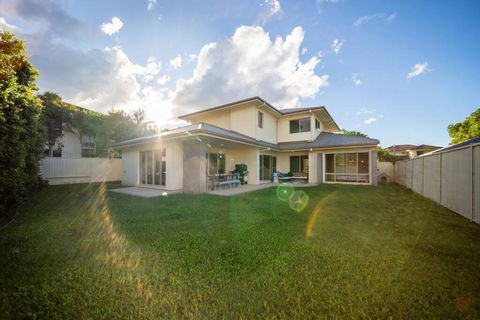 Family Friendly Funhouse Close To All Theme Parks - Accommodation Broome 0