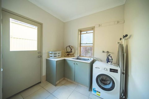 Family Friendly Funhouse Close To All Theme Parks - Accommodation Broome 3
