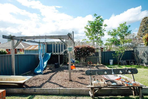 Family Friendly Home By The Lake - Accommodation Broome 4