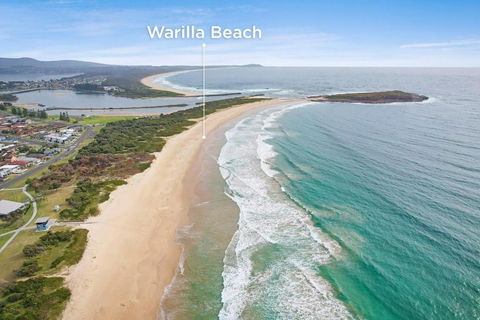 Family Getaway Opposite Warilla Beach - Accommodation Broome 3