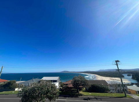 Family Holiday Home With Ocean View - Accommodation Broome 2