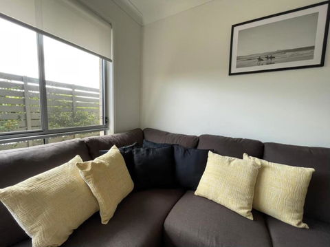 Family Holiday Vibe House In Dakabin - Accommodation Broome 0