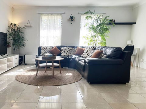 Family Home Away From Home - Accommodation Broome 1