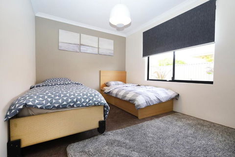 Family Holiday Home - Accommodation Broome 2