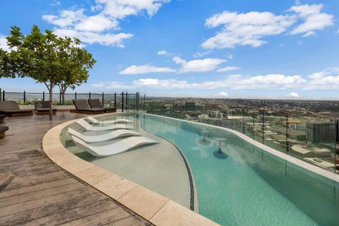 FV Peppers 2BR 2BA W Parking, Shared Spa, Gym, Pool - Accommodation Broome 0