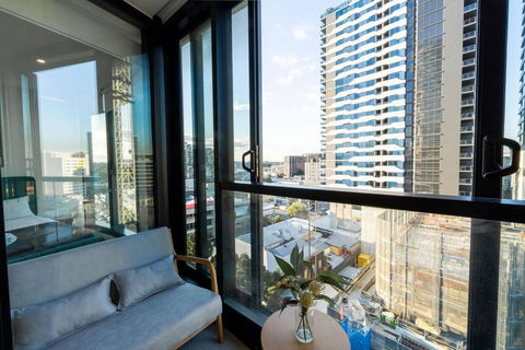 FV Peppers 2BR 2BA W Parking, Shared Spa, Gym, Pool - Accommodation Broome 1