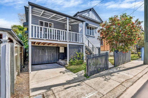 Gabba Central 2 Separate Homes 1 Block 6 Bdrms - Accommodation Broome 0