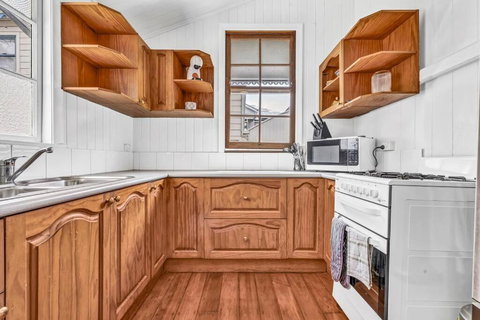 Gabba Central 2 Separate Homes 1 Block 6 Bdrms - Accommodation Broome 1