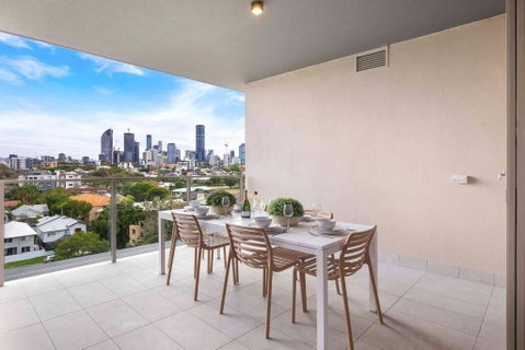 Gabba Oasis:Luxury 3BRM Apt Pool - Accommodation Broome 3