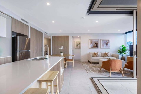 Gabba Oasis:Luxury 3BRM Apt Pool - Accommodation Broome 4