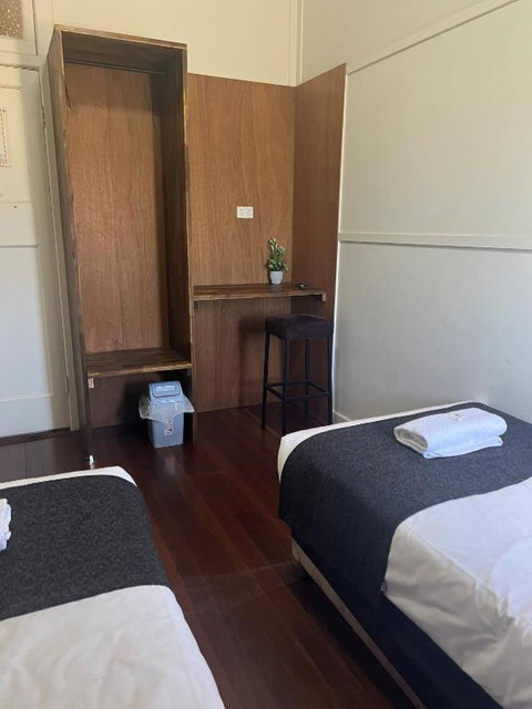 Gin Gin Budget Accommodation - Accommodation Broome 3