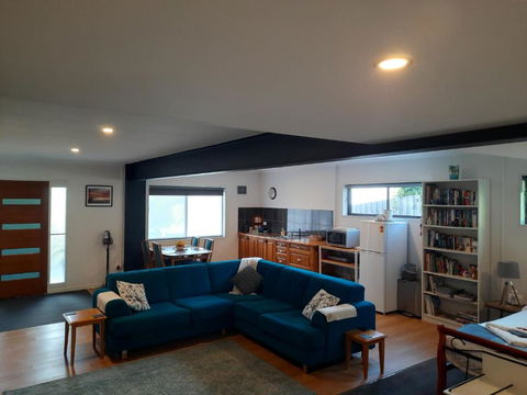 GOLDFIELDS STUDIO APARTMENT, Beaconsfield - Fully Self-contained, Air-conditioning - Accommodation Broome 2