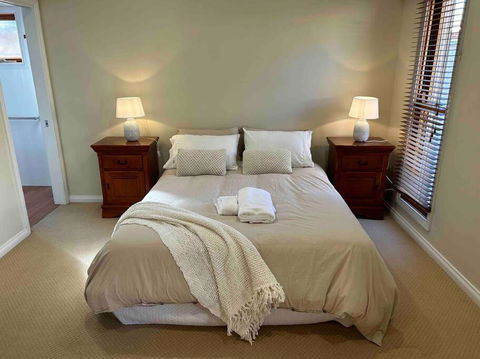Grand Retreat In Peaceful Street - Accommodation Broome 2