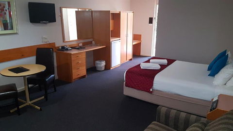 Hilltops Retreat Motor Inn - Accommodation Broome 3