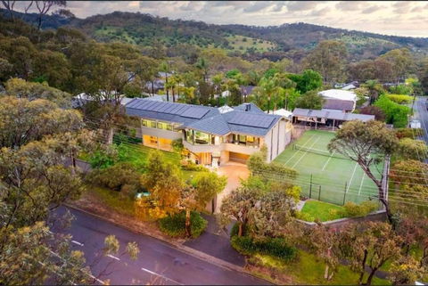 Hawthorndene Masterpiece Squash Court Pool - Accommodation Broome 2
