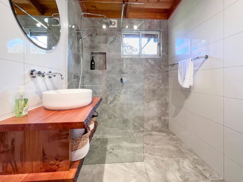 HEXAGON BEACH HOUSE Binalong Bay Of Fires Views - Accommodation Broome 0