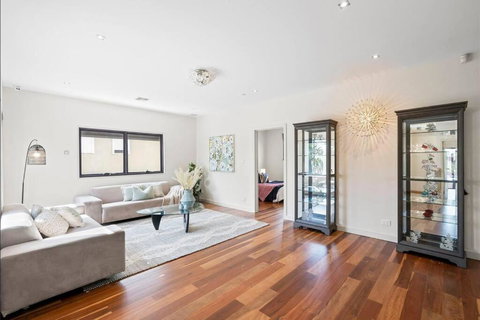 Home & Theatre, Golf, Highpoint - Accommodation Broome 1