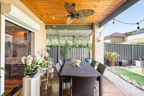 Home & Theatre, Golf, Highpoint - Accommodation Broome 2