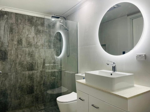 House At Train Station Thomastown - Accommodation Broome 1
