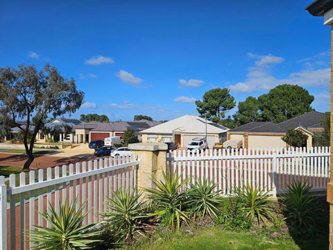 House In Ellenbrook - Accommodation Broome 3