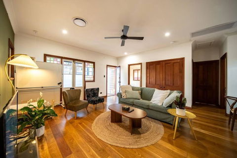 House Of Fairy Wren -Charming Queenslander Cottage Mins Drive To Brisbane CBD And Gabba Stadium! - Accommodation Broome 0