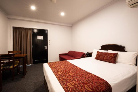 Hotel Settlers - Accommodation Broome 3