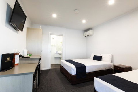 Hotel Settlers - Accommodation Broome 1