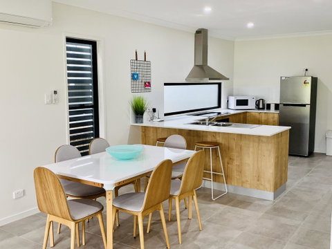 AIRLIE BEACH Delight. Hop, Skip Jump To Everything - Accommodation Broome 2
