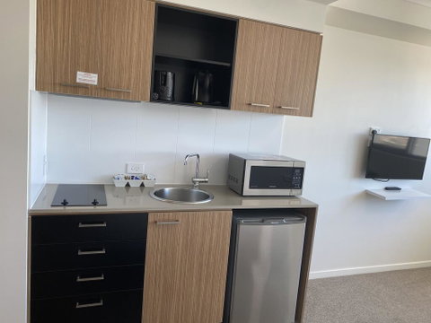Airtrip Apartments On River Street, Mackay - Accommodation Broome 1