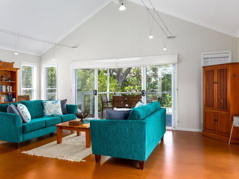 Akarana Beach House :: Jervis Bay Rentals - Accommodation Broome 2