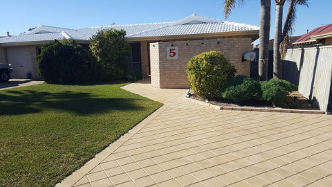 Alexander Drive B & B - Accommodation Broome 2