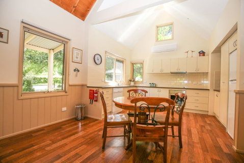 Alpine Arnica Cottage 1 - Accommodation Broome 2