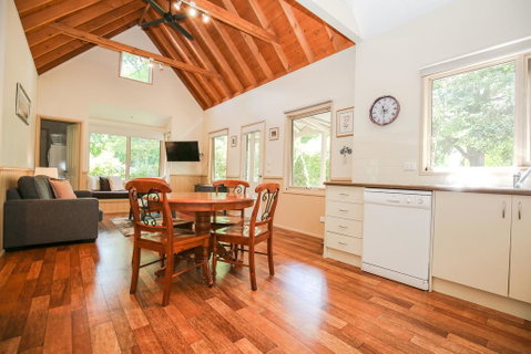 Alpine Arnica Cottage 1 - Accommodation Broome 3
